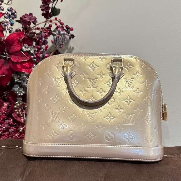 Louis Vuitton Handbags - -Sold_ Louis vuitton alma pm biege poudre